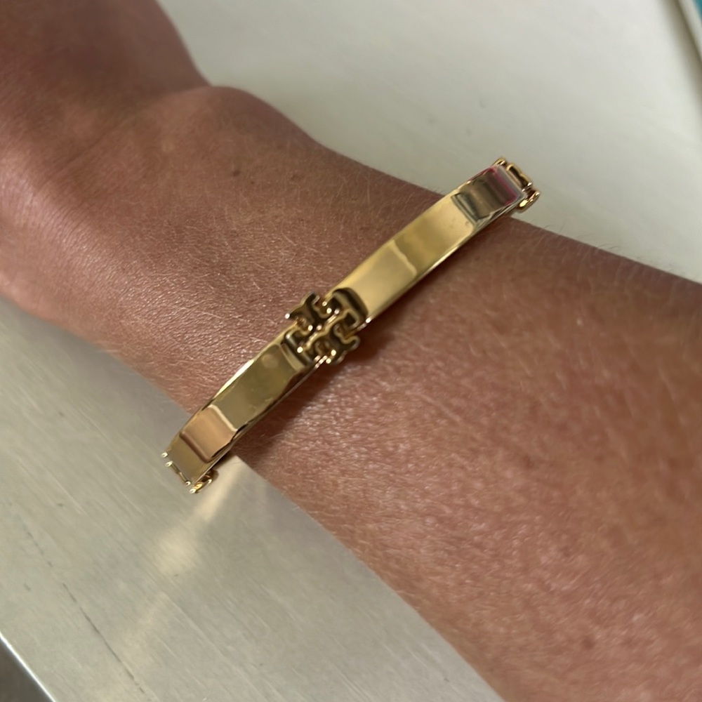 Tory Burch Gold Bangle Bracelet 7mm
